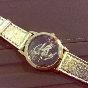 Majestic angel theme gold leather band watch
